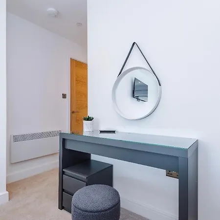 Centre, 3 Bed, Free Parking, Private Terrace * ليدز