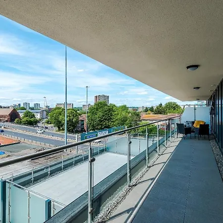 Centre, 3 Bed, Free Parking, Private Terrace Leeds (West Yorkshire)